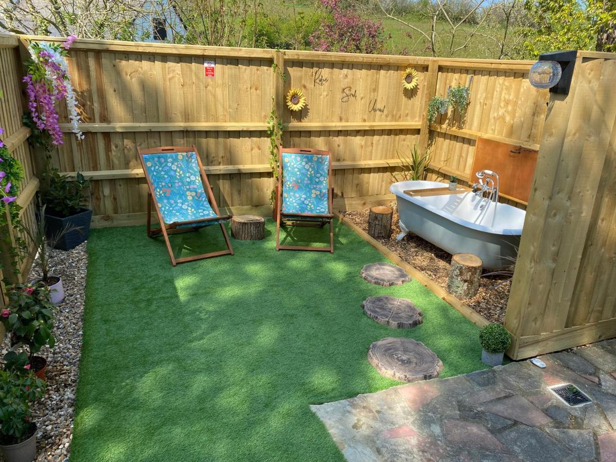 Cosy Dog Friendly Lodge With An Outdoor Bath On The Isle Of Wight Whitwell  Екстериор снимка